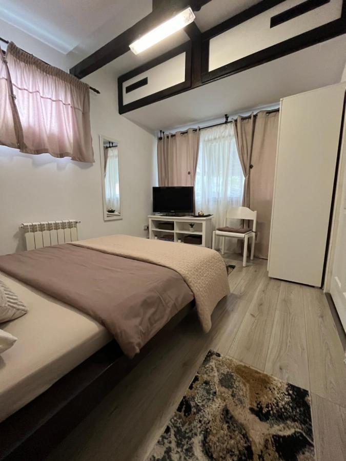 Charmante petite maison Transylvanie Săcele Exterior foto